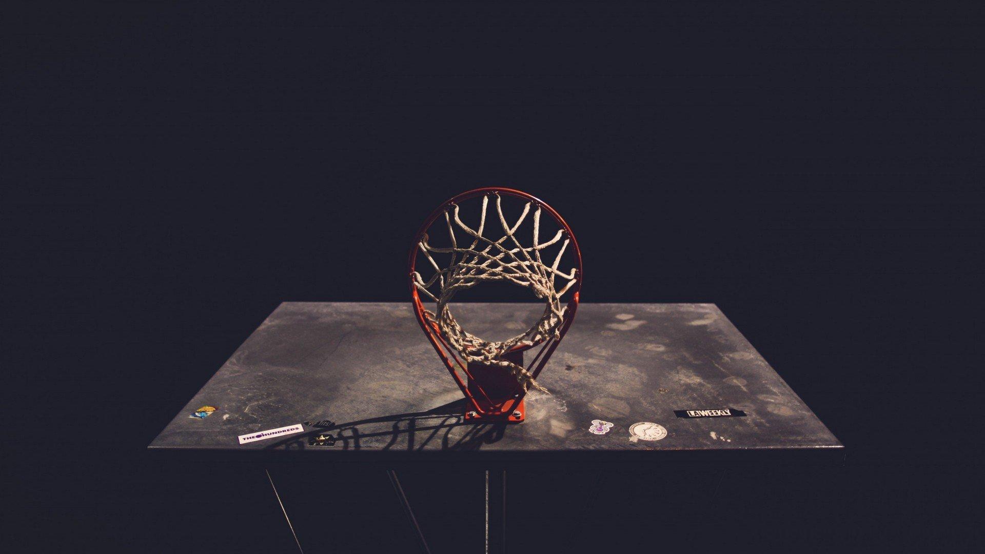 魔术师再放利好消息，科比将深度参与湖人队决策，重塑紫金王朝未来